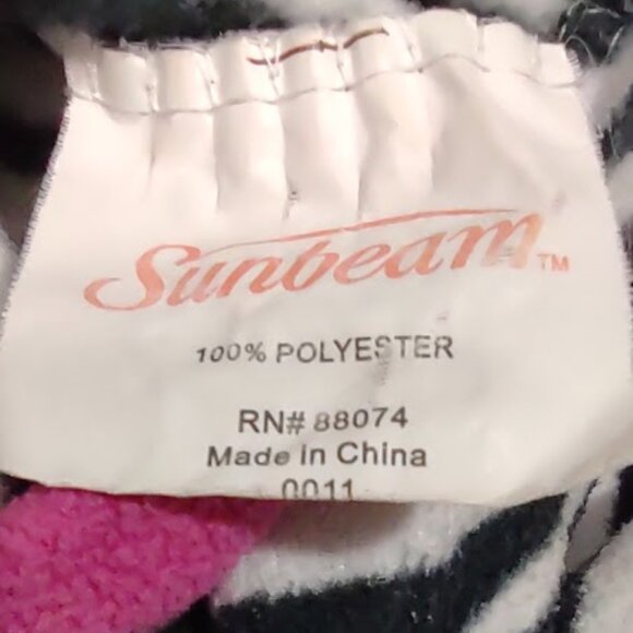 SUNBEAM VINTAGE PAIR PILLOWCASES FLEECE ZEBRA PRINT WITH PINK BORDER 20" BY 33" - Picture 3 of 6